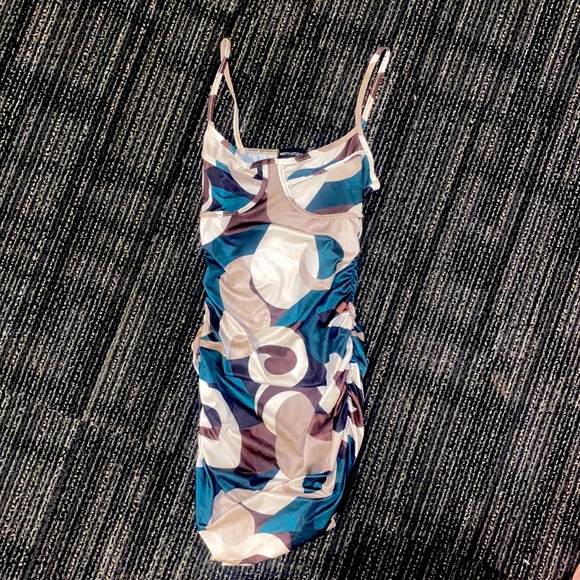 Pretty Little Thing multicolored scrunched bodycon dress Size 0 - Picture 1 of 2
